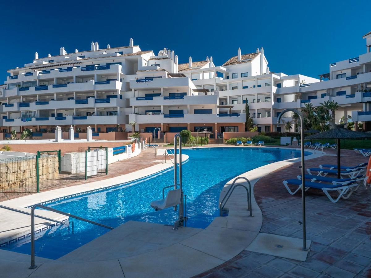 2307-Amazing 2Bedrooms Sea View Pool View Манилва Экстерьер фото